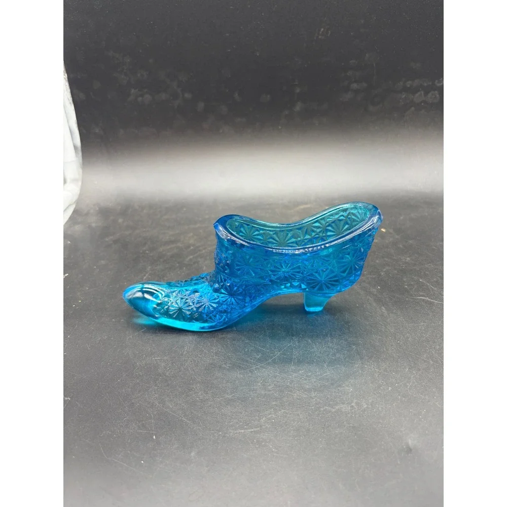 Vintage Blue Glass Slipper Daisy and Button Pattern Shoe Figurine‎